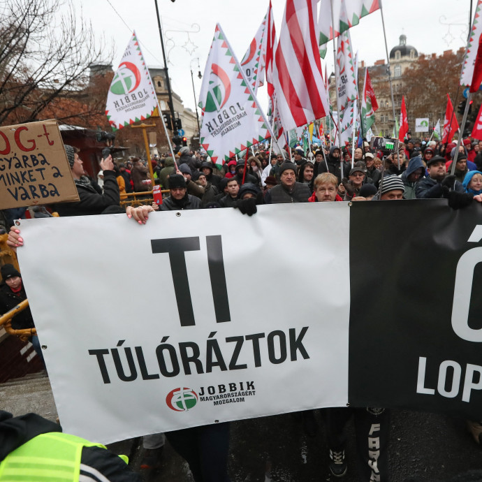 Jobban viselik a túlórázást a vendégmunkások a magyar dolgozóknál, de aligha kerülhetnek emiatt tömegek hátrányba