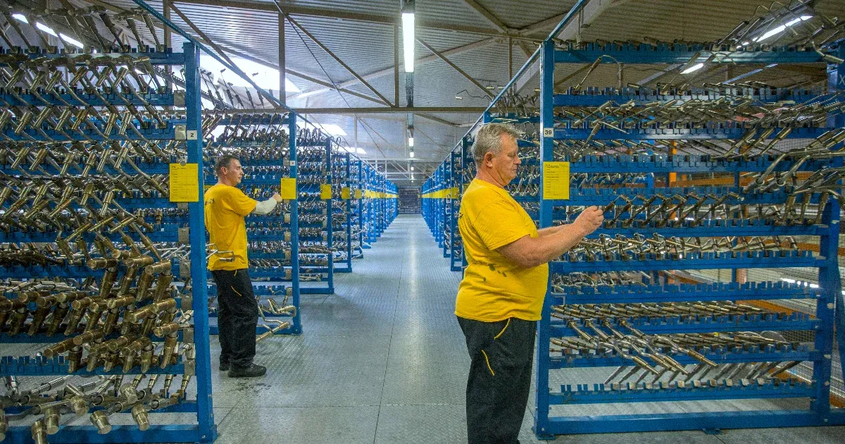 Lázár János szerint egy kínai cég jobb lenne Makón a dolgozókat elbocsátó német Continental helyett