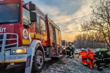 Perre mennek a magyar tűzoltók, mert évek óta nem fizetik ki a túlóráikat