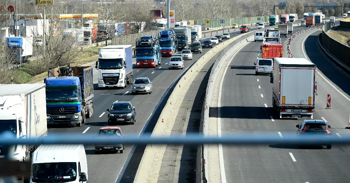A fuvarozók egyesülete szerint nem nőne a teherforgalom Budapesten, ha megszüntetnék az útdíjat