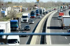 A fuvarozók egyesülete szerint nem nőne a teherforgalom Budapesten, ha megszüntetnék az útdíjat