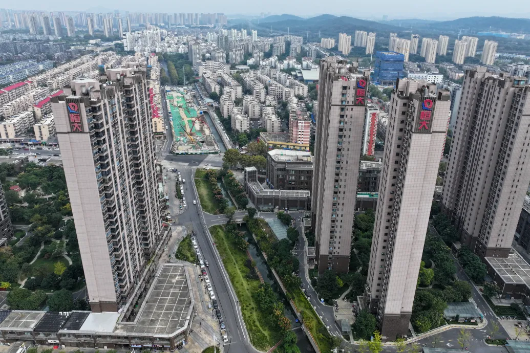 Elrendelték a kínai ingatlanóriás, az Evergrande felszámolását