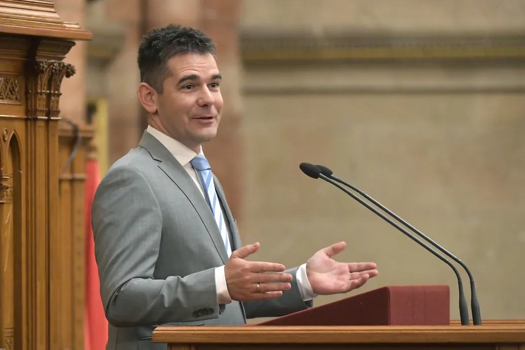 Novák Előd felháborodott, miután törölték a Kitörés emléktúrát az olimpiai Ötpróbák közül