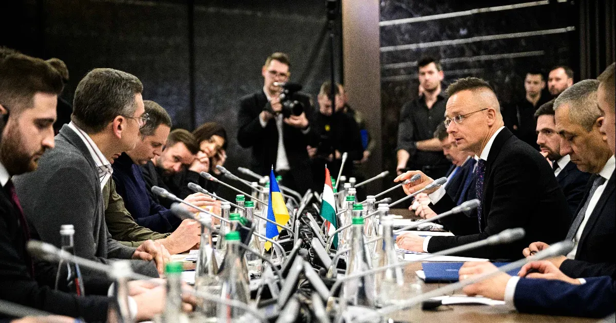 Szijjártó Kulebának: Kiállunk Ukrajna területi integritása és szuverenitása mellett