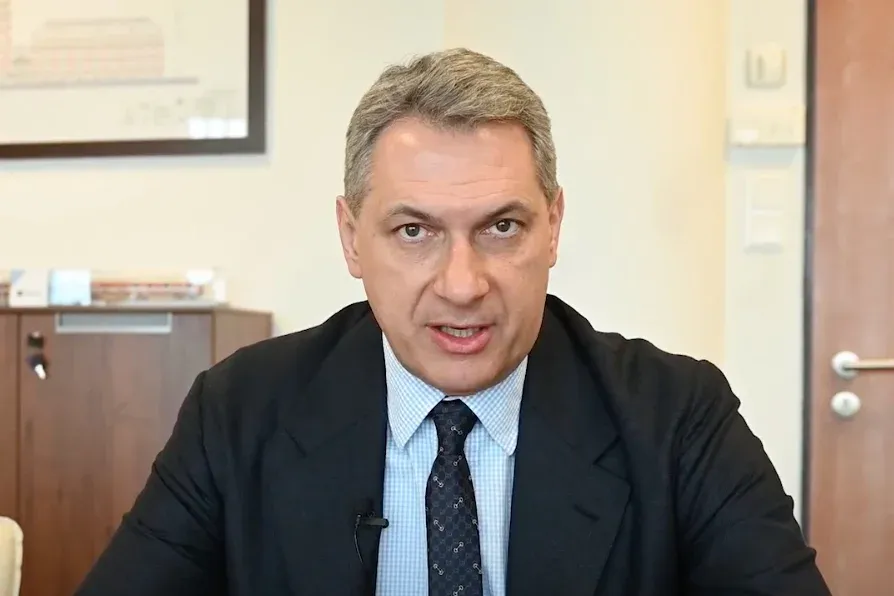 Lázár: Ha a Volánbusz-szakszervezetek nem írják alá a megállapodást, a buszsofőrök nem kapnak emelt bért januárban