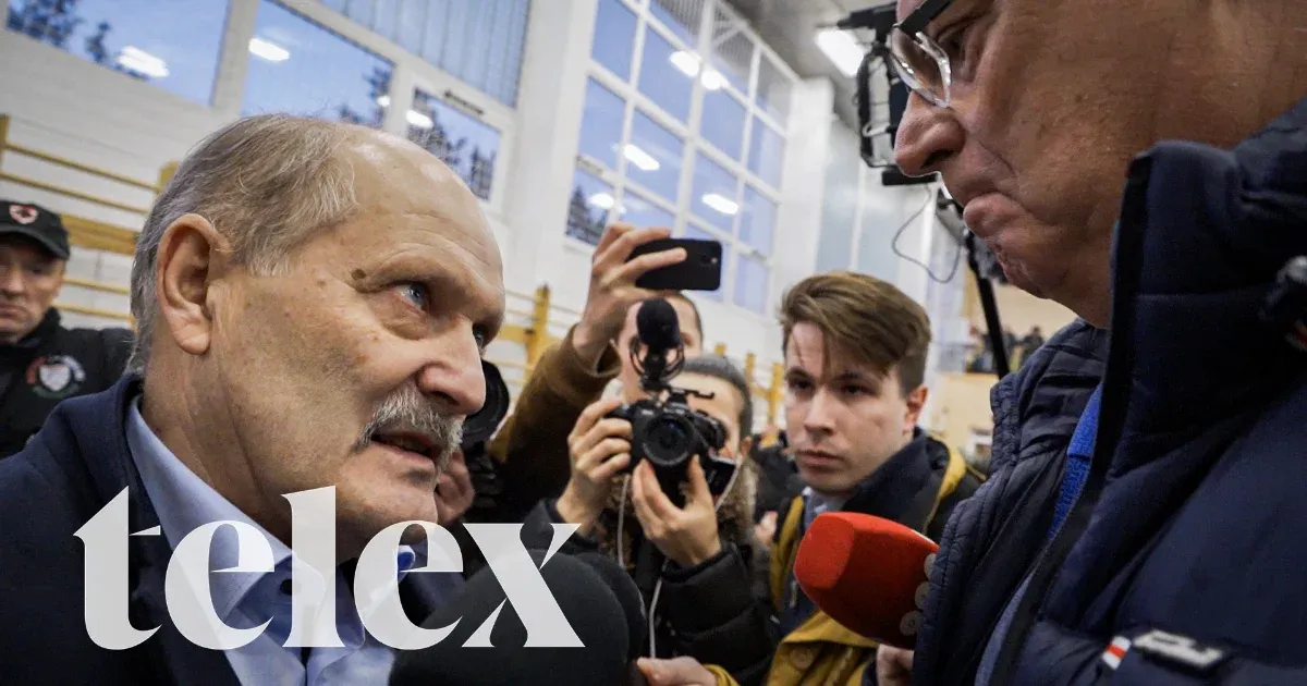 Dulakodás, üvöltözve hazaárulózás – videón a botrányos sóskúti fórum