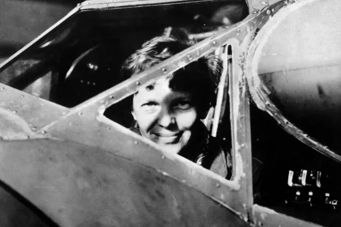 Amelia Earhart első nőként először utasként, majd később egyedül is átrepülte az Atlanti-óceánt – Fotó: AFP