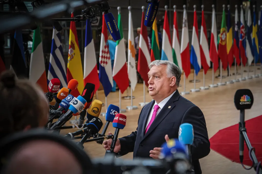 Zsarolási vádak, szivárogtatások – már a kezdés előtt eldurvult az EU-csúcs