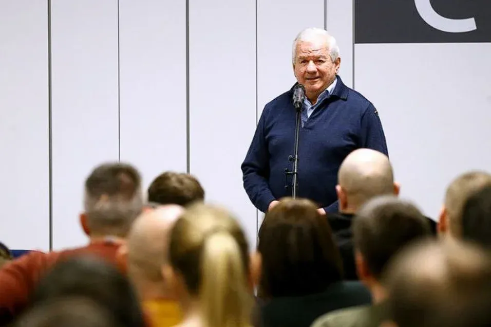 Három edzőpálya miatt akar fákat kivágni az egyházmegye a szegedi stadion melletti hat hektáros területen