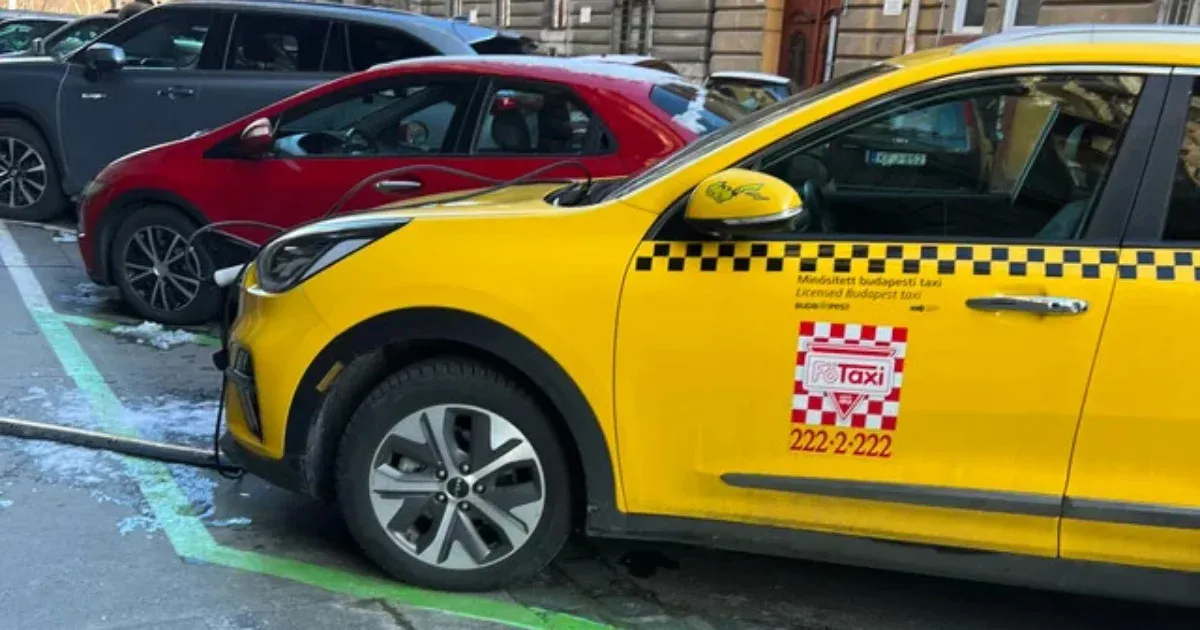 Taxi Driver Faces Legal Action for Usurping Parking Space in Erzsébetváros