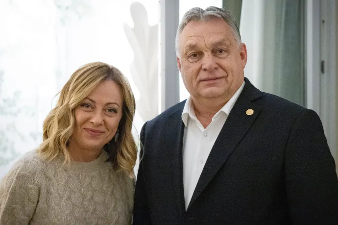 Kihegyezett lándzsákkal vetette rá magát a Megafon Giorgia Melonira, de Orbánt ez nem zavarta