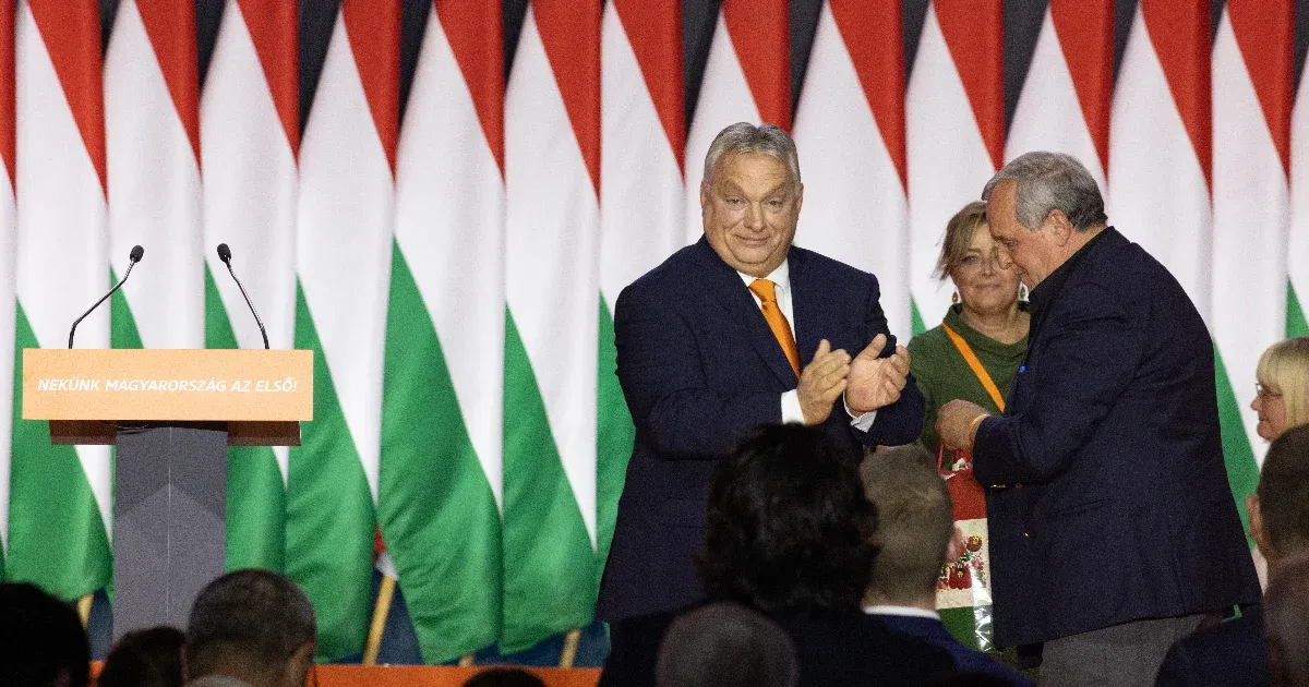 Orbán Viktornak még könyvkiadásból is szép summa csordogál be