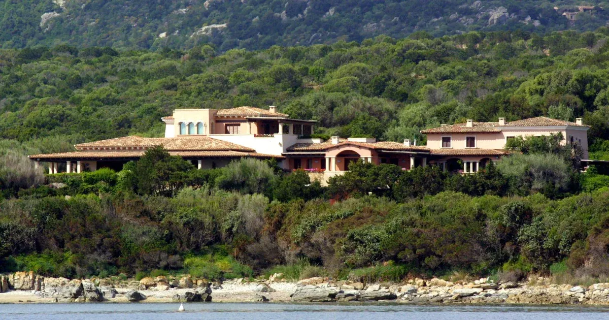 Félmilliárd euróért eladó Silvio Berlusconi híres unga-bunga villája Szardínián