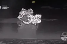 Videóra vették, ahogy az ukrán drónok elsüllyesztik az orosz hadihajót