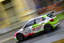 Százmilliókat keres a NAV a négyszeres ralibajnokon, adótemető lett az autósport