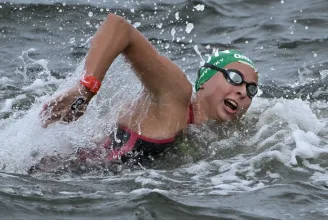 A fordulóknál mindig lenyomtak a víz alá, fulladásos küzdelem is volt közben – Fábián Bettina olimpiai kvótát szerzett nyílt vízi úszásban