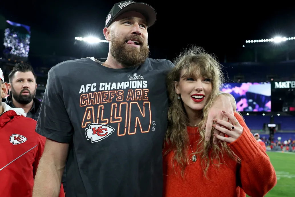 Mindenki nyugodjon meg: Taylor Swift oda fog érni Travis Kelce meccsére a Super Bowlra a japán külügy szerint