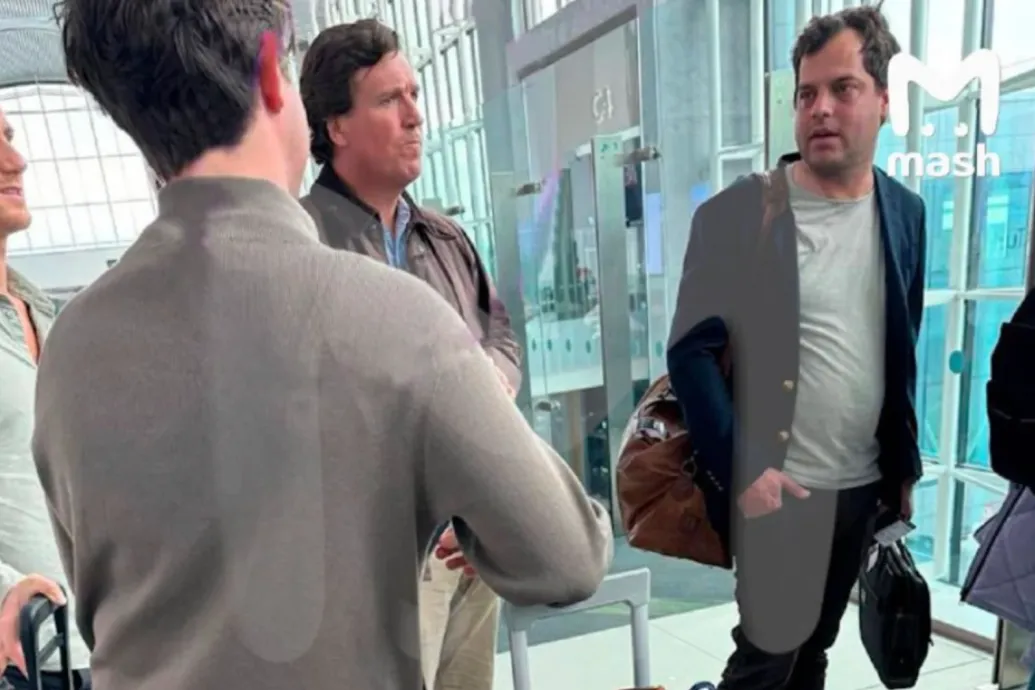 Tucker Carlson Moszkvában van, a hírek szerint akár Putyinnal is forgathat