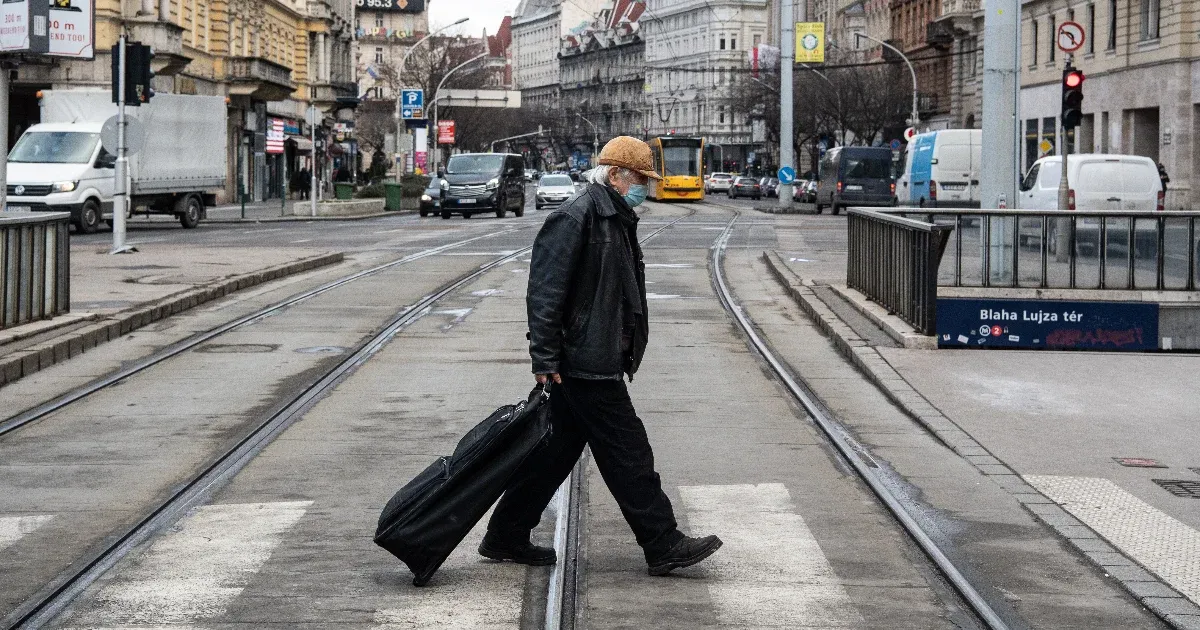 Évi 100 ezer forintot kaszálhat a kamatok fölött, ha nyugdíjas koráig minden évben vesz állampapírt