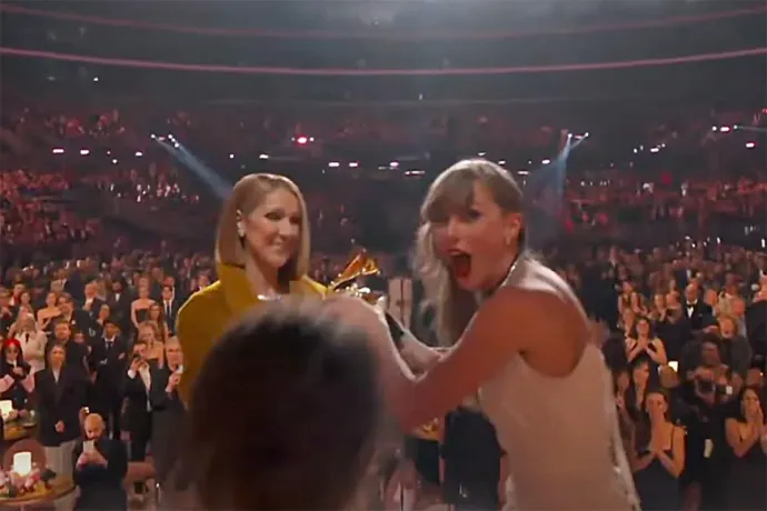 Kiakadt az internet azon, ahogy Taylor Swift átvette a Grammy-díjat Céline Diontól