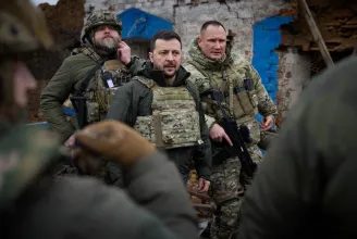Zelenszkij is kimondta, le akarja váltani az ukrán hadsereg főparancsnokát