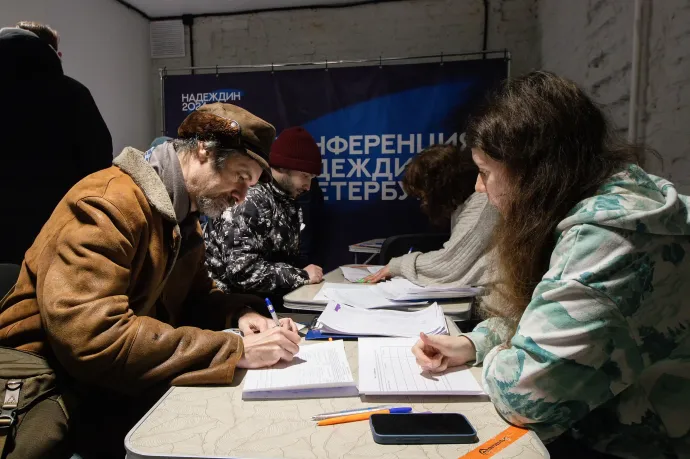 Aláírásgyűjtés Nagyezsgyin elnökválasztási indulásához 2024. január 21-én – Fotó: Artem Priakhin / SOPA Images / LightRocket / Getty Images