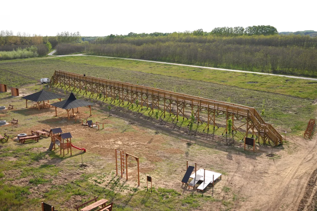 Feljelentést tesz az erdő nélküli lombkoronasétány miatt az Integritás Hatóság