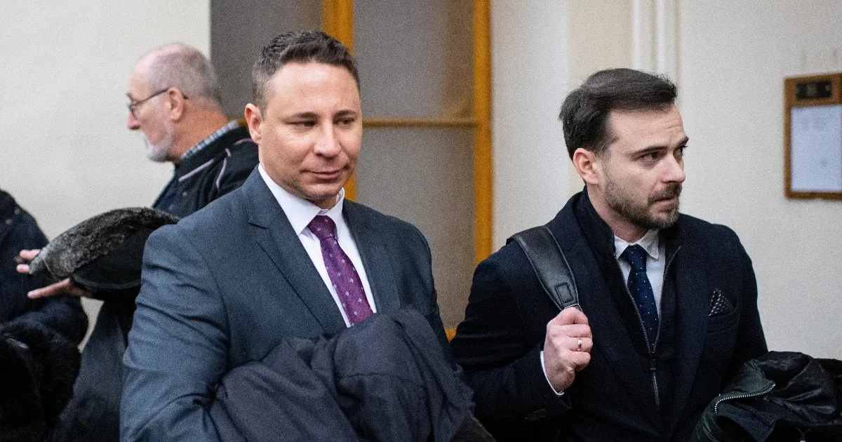 Enyhítették Schadl György házi őrizetét, mostantól továbbképzésekre is járhat