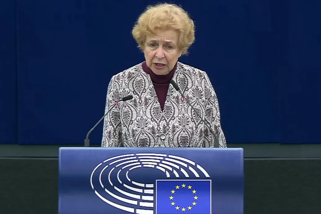 Kémkedéssel gyanúsított EP-képviselő: Igen, ügynök vagyok. A béke ügynöke.