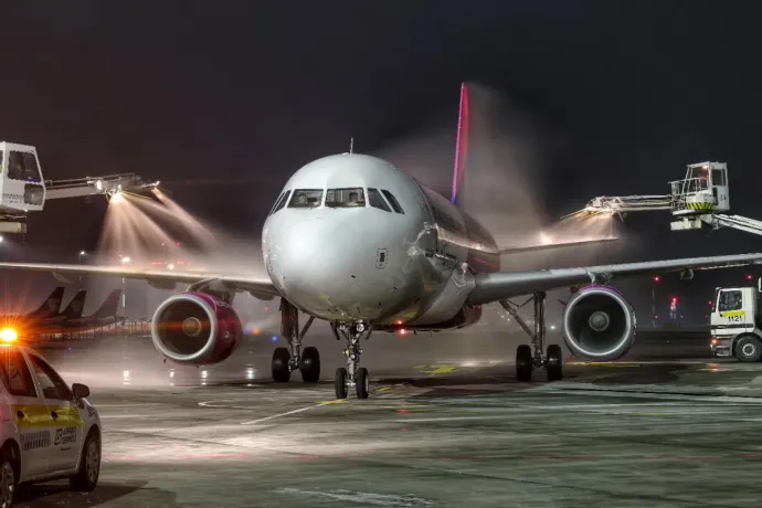 Több erdélyi járatát is felfüggeszti a WizzAir