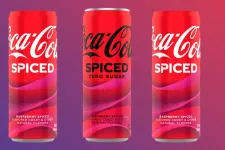 Jön a Coke Spiced, a fűszeres-málnás kóla