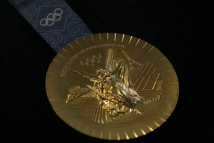 A párizsi olimpiai érmek első és hátsó oldala – Fotó: Thomas Samson / AFP