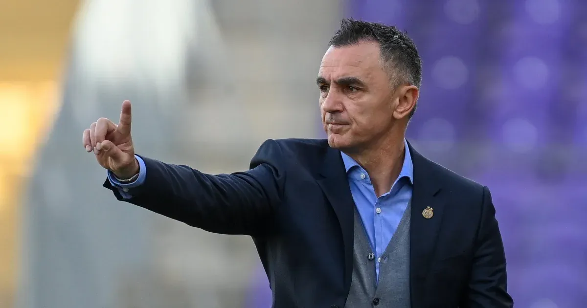 Két nappal a tulajdonosváltás után leváltották az Újpest FC edzőjét