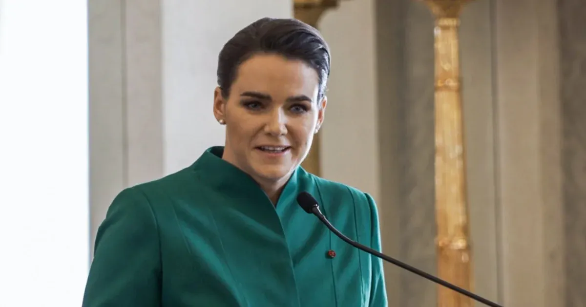 Novák Katalin kegyelmi döntése miatt tüntetnek péntek délután a Belügyminisztériumnál és a Várban