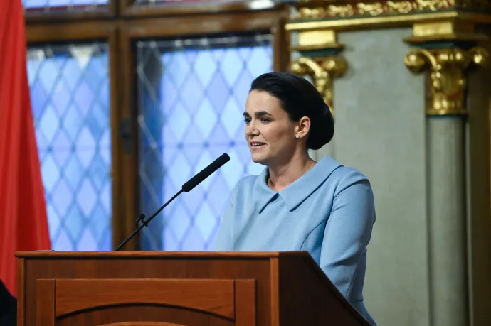 Már mérik is, hogy le kellene-e mondania Novák Katalinnak a kegyelmi döntés után