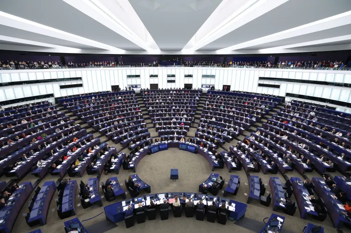 Az EP szerint egyes uniós politikusok a Kreml érdekeit szolgálják, a Fidesz nem szavazott