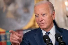 Titkosított anyagokat hozott nyilvánosságra Joe Biden, de nem emelnek vádat ellene, mert „öreg, és rossz a memóriája”