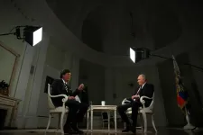Carlson Putyinnak: Mondta valaha Orbánnak, hogy elviheti Ukrajna egy részét?