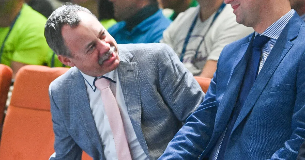 A kérdést sem értem – válaszolta Révész Máriusz arra, hogy Novák Katalinnak le kell-e mondania