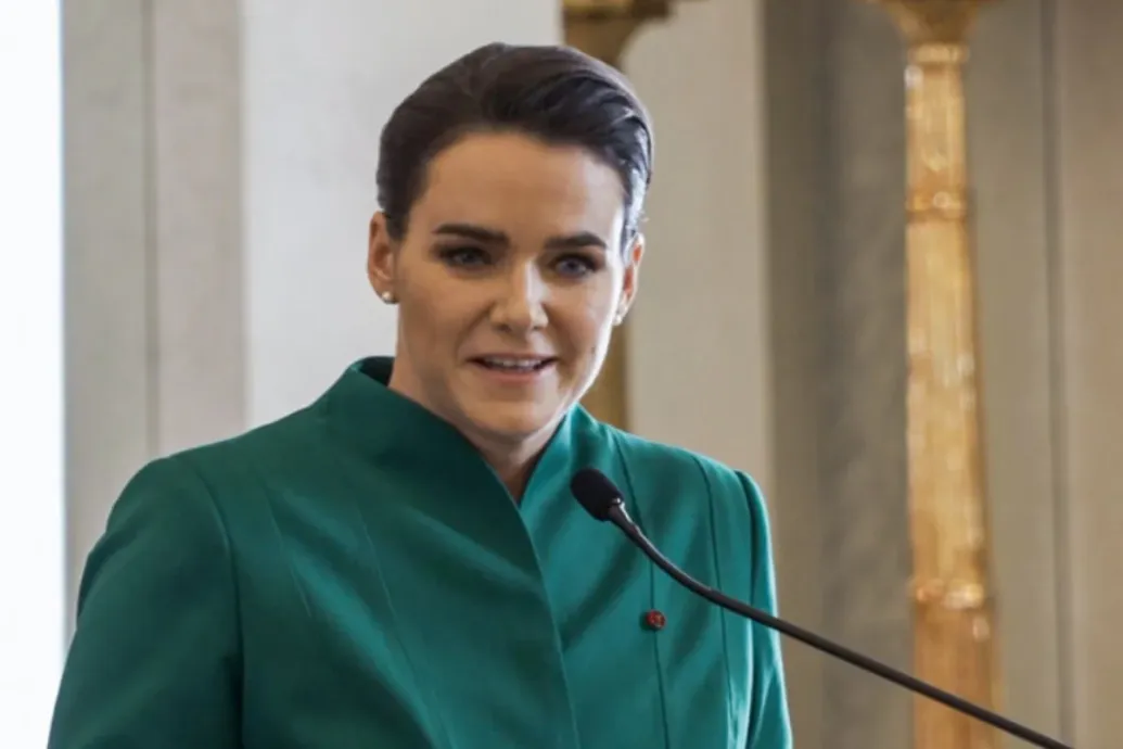 Bayer: A köztársasági elnök nem hallgathat tovább