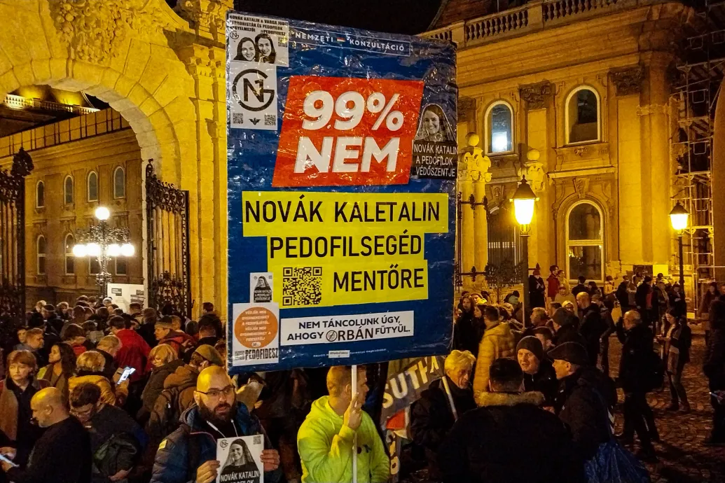 Álhírezéstől Novák Katalin lemondásáig – nyolc nap krónikája