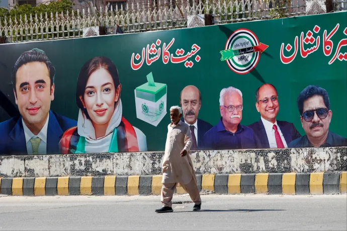 Három nappal a parlamenti választások után hirdettek eredményt Pakisztánban