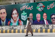 Három nappal a parlamenti választások után hirdettek eredményt Pakisztánban