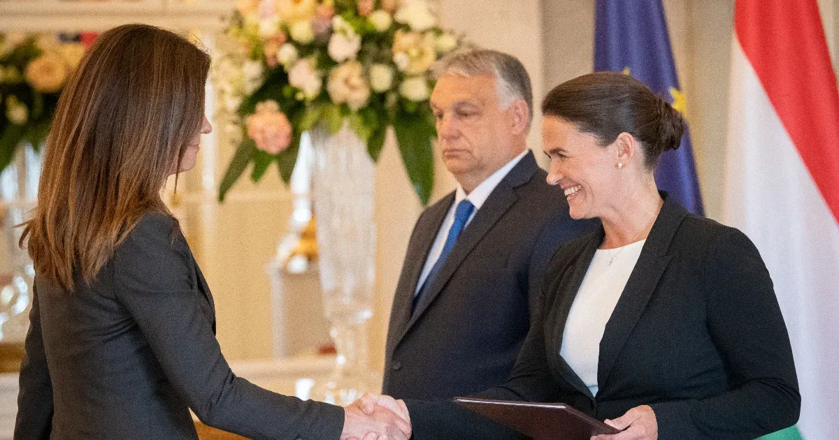 Stefano Bottoni: Novák és Varga azért bukott, hogy Orbánnak ne kelljen