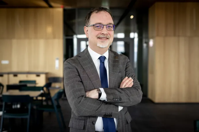 Több százezres előnnyel járhat a munkaerőpiacon egy corvinusos diploma (x)