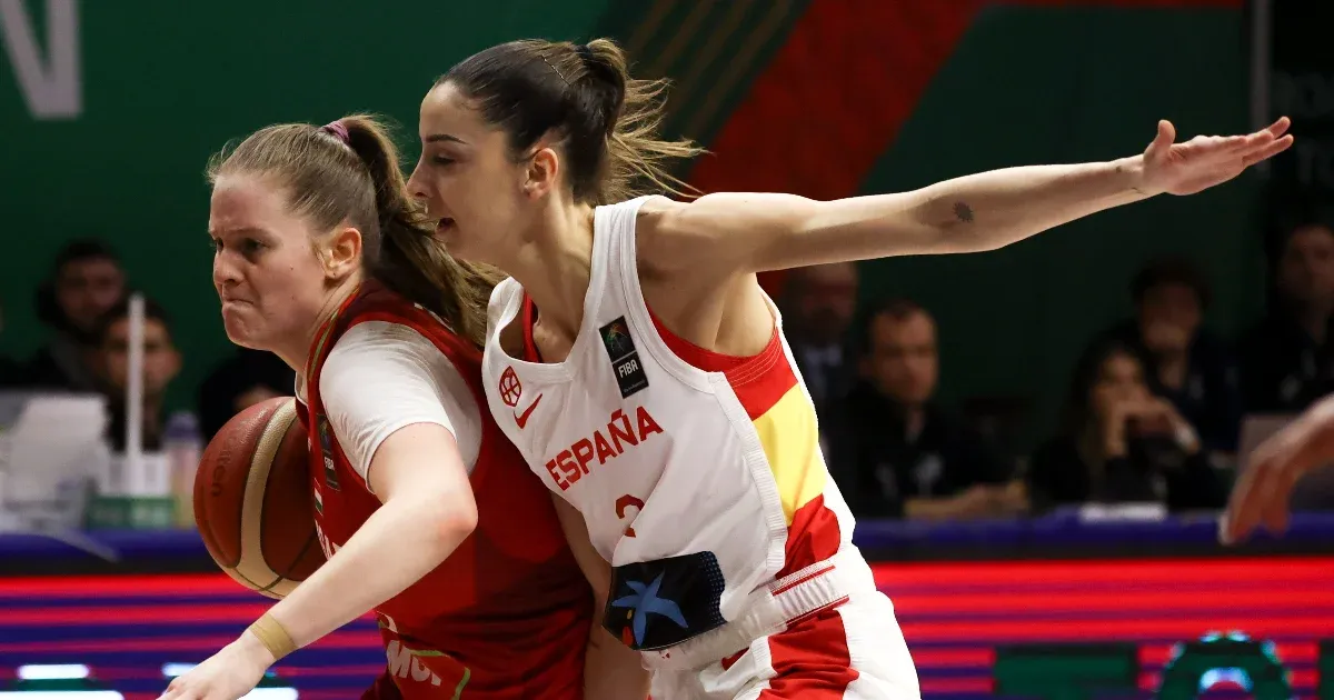 Teljes lefagyás, 22 pontos előnyről kaptak ki a női kosarasok, oda az olimpia