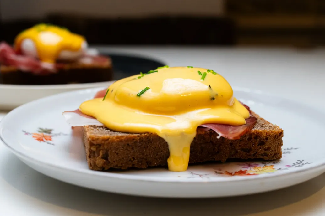 A legszexibb reggeli: csorogjon az Eggs Benedict!