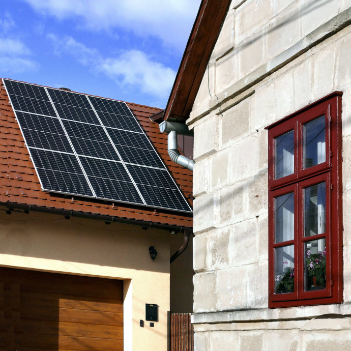 Közösen léphetnek fel a napelemesek, akik nem akarják majdnem ingyen átadni a termelt áramot