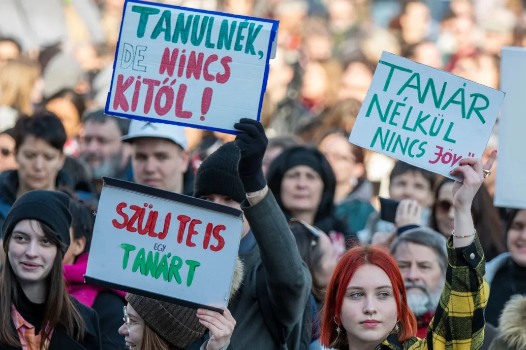 Sokkal több nyugdíjas tanár dolgozik a közoktatásban, mint egy éve