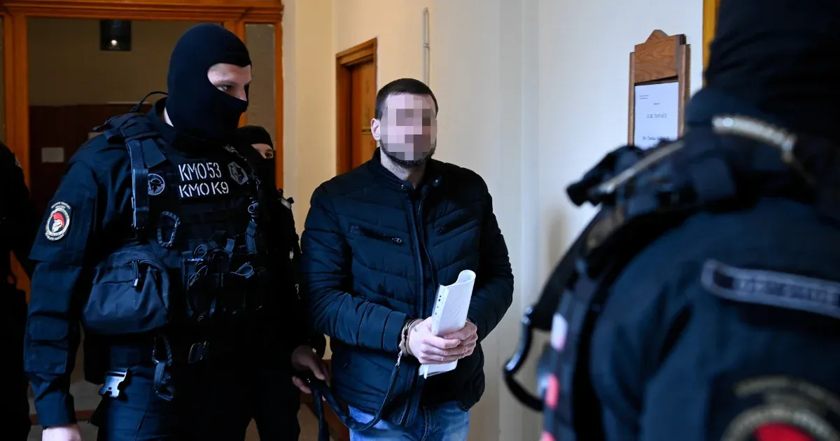 „Fogtok még szopni” – mondta az újbudai rendőrgyilkos a sértetteknek a tárgyalóteremben